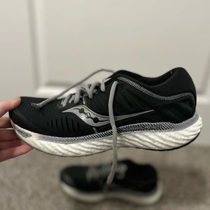 Saucony Women’s Hurricane 22 Black Sneakers